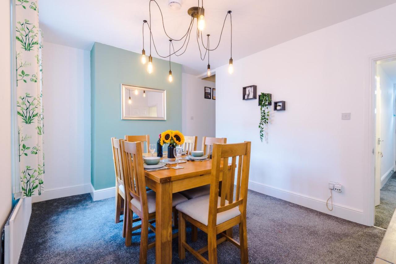 Spacious 2-Bed City-Centre Cottage In Chester By 53 Degrees Property - Ideal For Groups & Couples - Sleeps 6 المظهر الخارجي الصورة